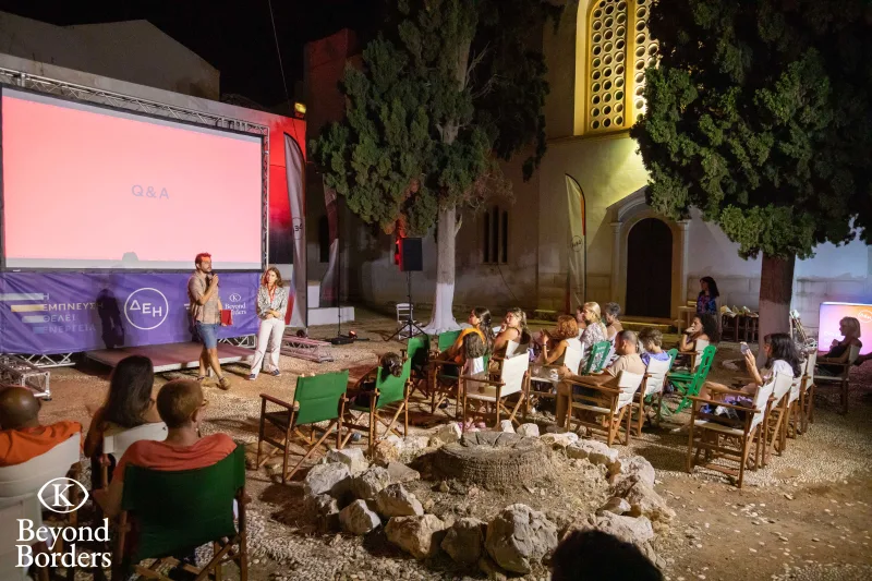 Υπαίθρια προβολή ντοκιμαντέρ στο Φεστιβάλ Beyond Borders στο Καστελλόριζο.