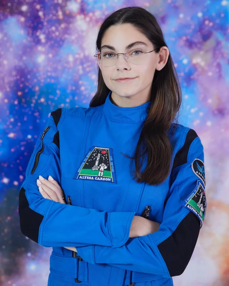 Η αστροναύτισσα Alyssa Carson (Blueberry) που εκπαιδεύεται για την πρώτη επανδρωμένη αποστολή στον Άρη.