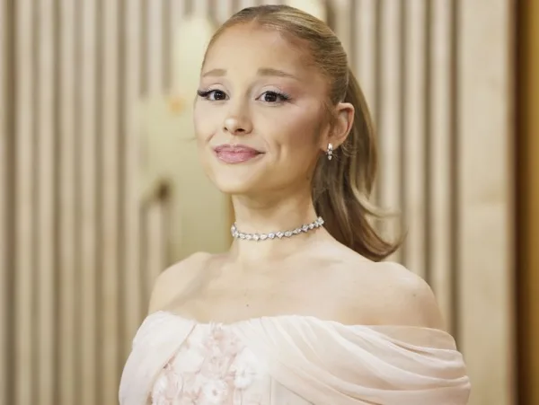 Η Ariana Grande σε φωτογραφία από το ΑΠΕ-ΜΠΕ, με αφορμή το ρεκόρ των 1 δισεκατομμυρίου streams στο Spotify.