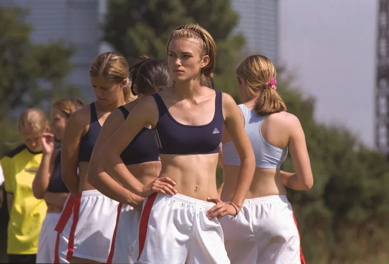 Σκηνή από την ταινία Bend It Like Beckham της Gurinder Chadha.