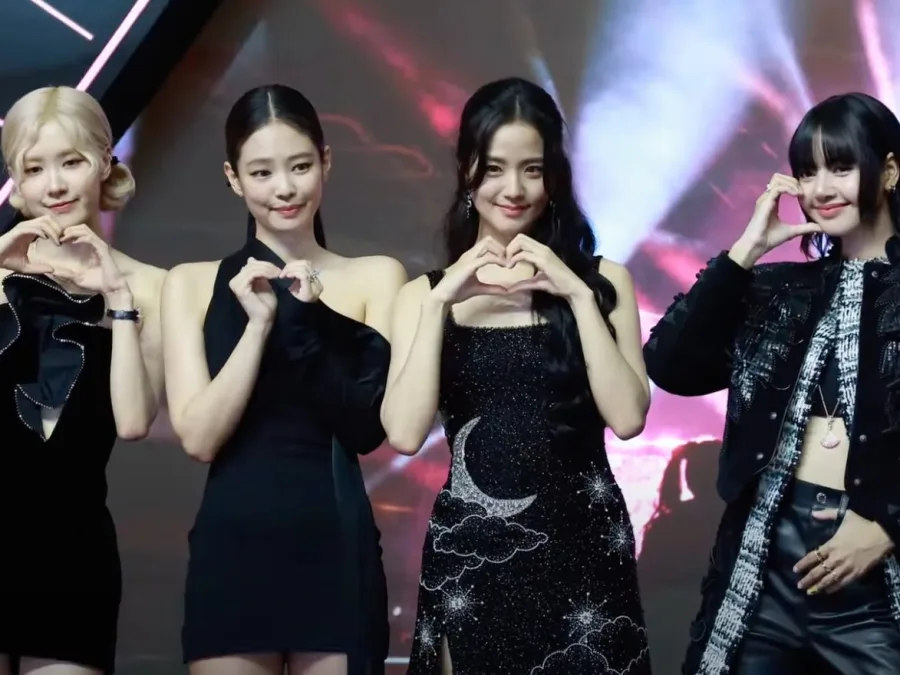 Το γυναικείο K-pop συγκρότημα Blackpink που κυκλοφόρησε το νέο single Jump.