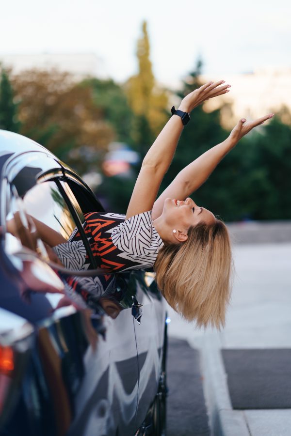 5 hacks για να κάνεις το αυτοκίνητό σου ψυγείο χωρίς air condition
