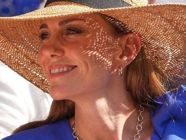 Η αυθόρμητη αντίδραση της Kate Middleton στο «Σ’ αγαπώ, Kate!»  που έγινε  viral
