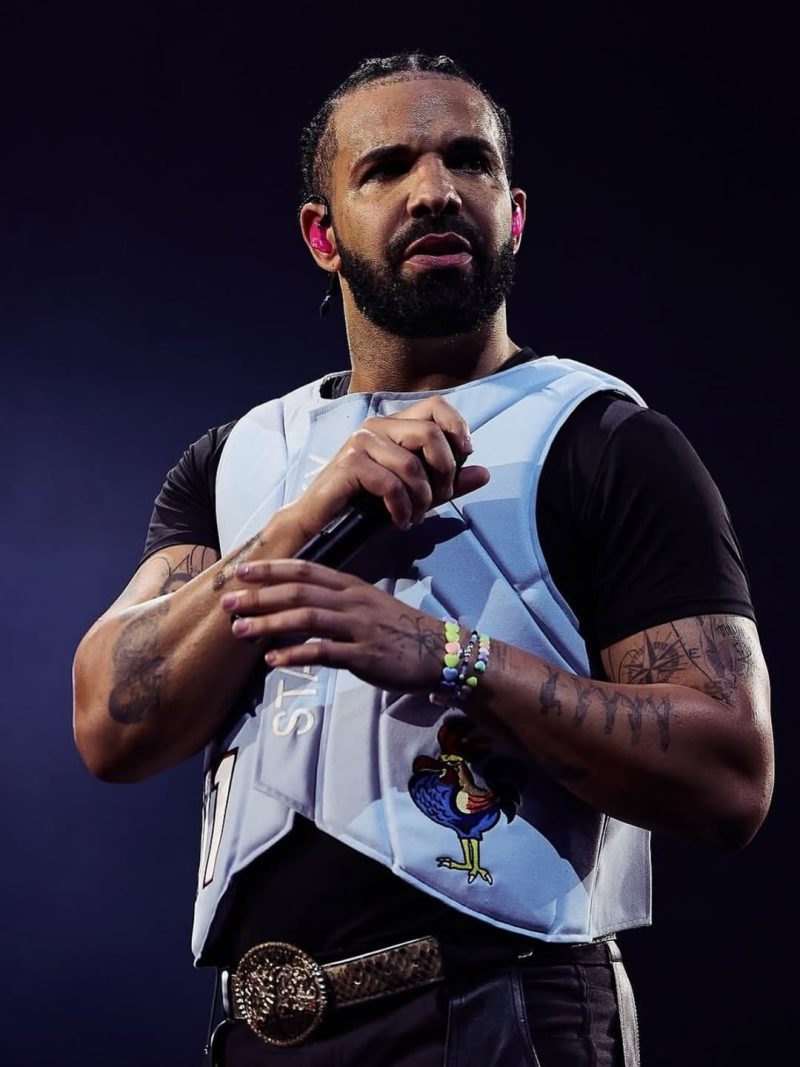 Ο ράπερ Drake σε φωτογραφία από τον προσωπικό του λογαριασμό στο Instagram.