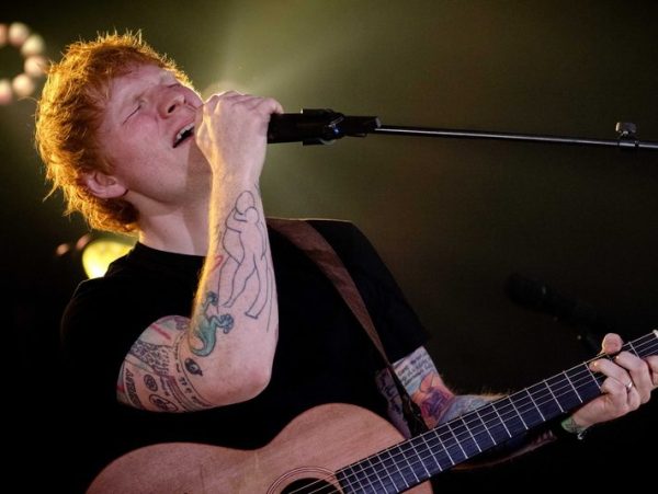 Ο Ed Sheeran αποκαλύπτει τι σημαίνουν τα τατουάζ του