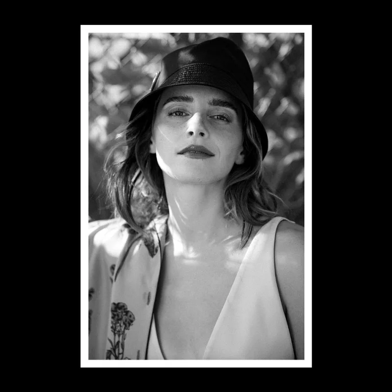 Η ηθοποιός Emma Watson, η οποία έχασε το δίπλωμα οδήγησής της για 6 μήνες λόγω υπερβολικής ταχύτητας.