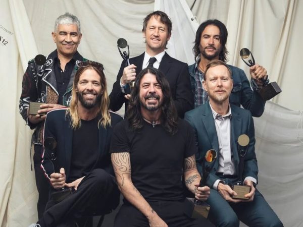 Οι Foo Fighters κυκλοφορούν διασκευή που χρειάστηκε 30 χρόνια για να ολοκληρωθεί