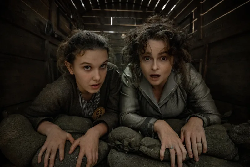 Η Millie Bobby Brown ως Enola Holmes στην ομώνυμη ταινία του Netflix.