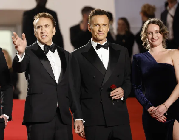 Πορτρέτο του ηθοποιού Julian McMahon, ο οποίος έφυγε από τη ζωή σε ηλικία 56 ετών.