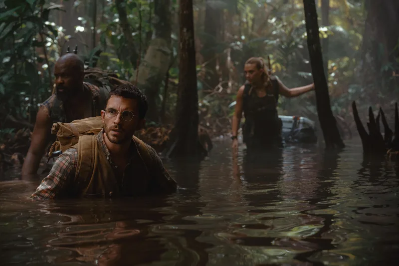 Σκηνή από την ταινία Jurassic World Rebirth που σημειώνει υψηλά έσοδα στο box office.