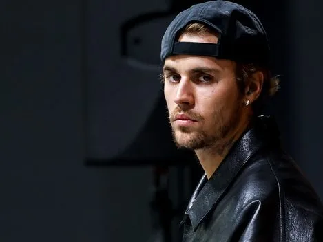 Ο Justin Bieber σε δημόσια εμφάνιση, στο πλαίσιο των ειδήσεων για την προσωπική του υγεία.
