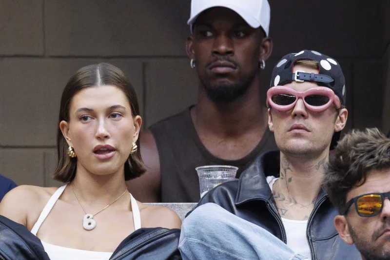 Ο Justin Bieber σε δημόσια εμφάνιση, στο πλαίσιο της είδησης για την έναρξη της αποτοξίνωσής του.