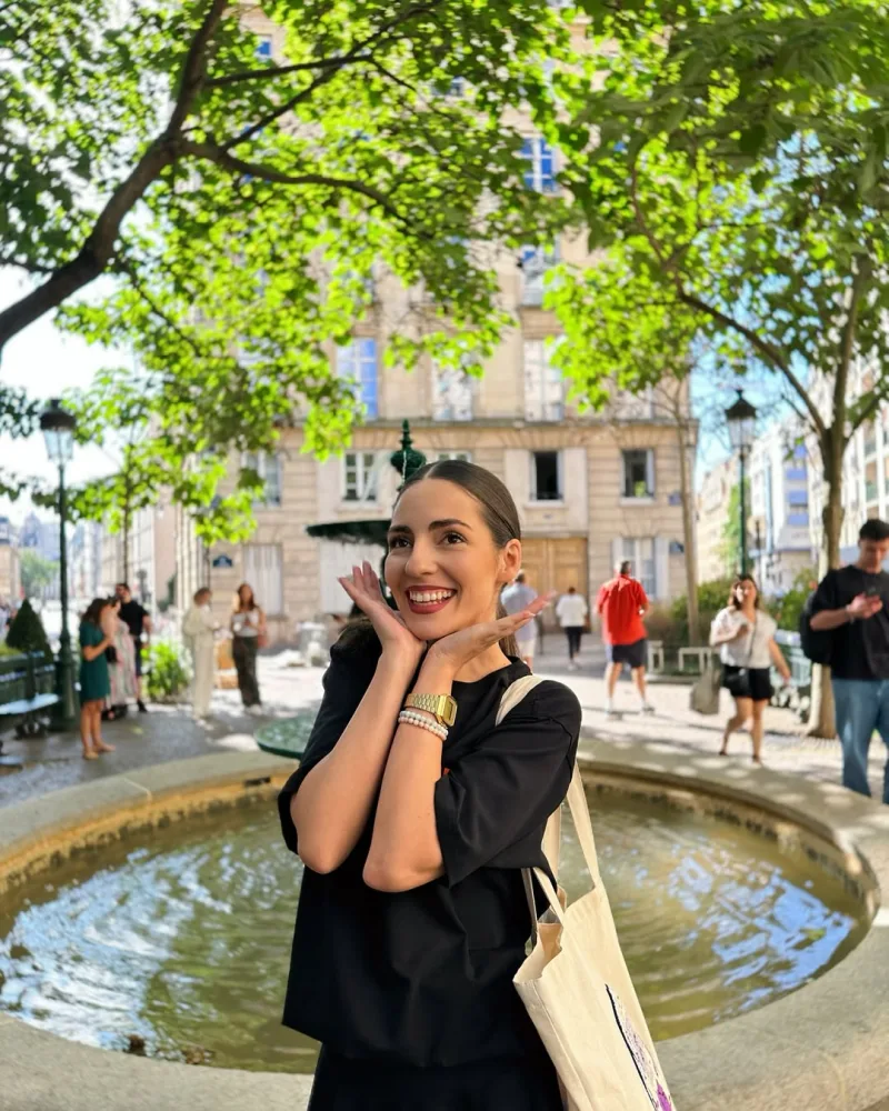 Η τραγουδίστρια Kate Linn σε φωτογραφία από τον προσωπικό της λογαριασμό στο Instagram.