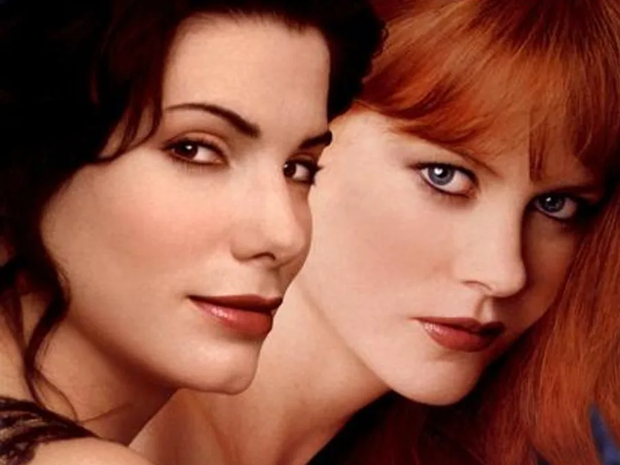 Η Sandra Bullock και η Nicole Kidman σε κοντινό πλάνο από την ταινία Practical Magic.