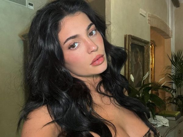 Η Kylie Jenner μιλά για τη 2η εγκυμοσύνη της – «Ήμουν στο κρεβάτι για μήνες»