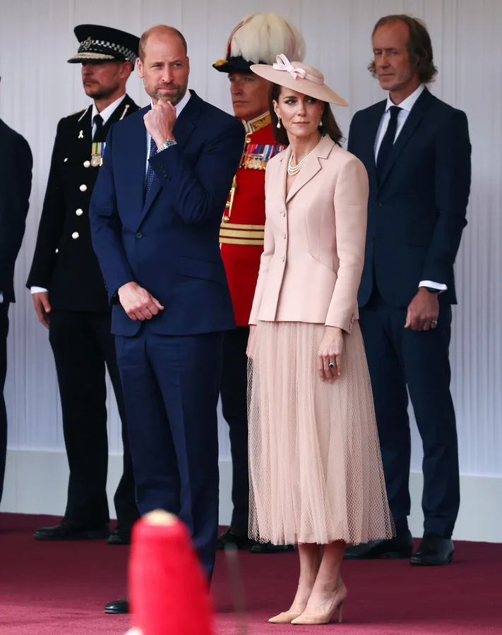 Ο Emmanuel Macron και η Kate Middleton σε επίσημο δείπνο στο Ουίνδσορ.