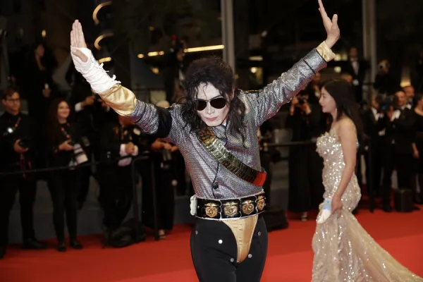 Ο Jaafar Jackson ως Michael Jackson στην επερχόμενη βιογραφική ταινία Michael.
