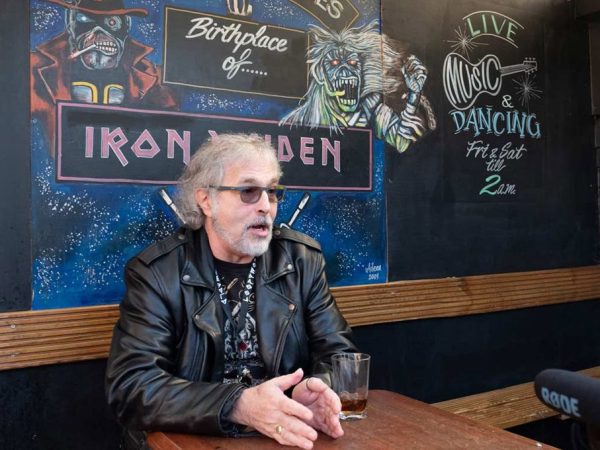 Πέθανε ο Paul Mario Day, πρώτος τραγουδιστής των Iron Maiden, σε ηλικία 69 ετών