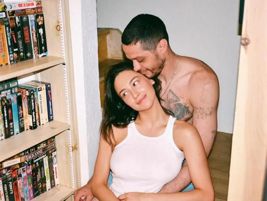 Η Elsie Hewitt ποζάρει σε φωτογραφία από τον προσωπικό της λογαριασμό στο Instagram.
