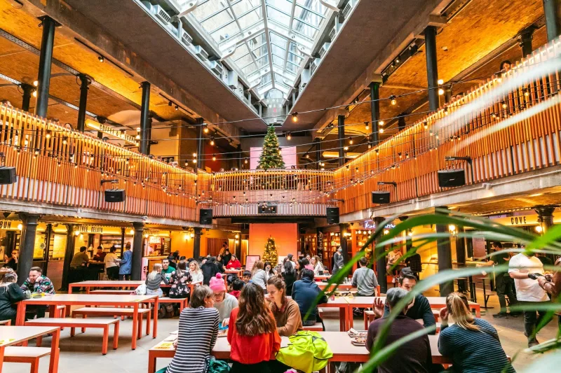 Τα καλύτερα Food Halls του Λονδίνου: Όπου το street food συναντά το στιλ