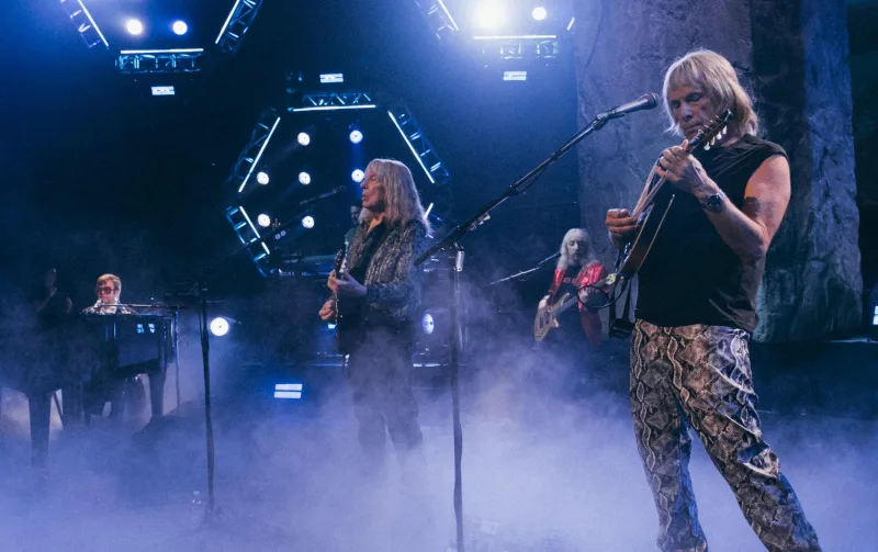 Οι Paul McCartney και Elton John στην ταινία Spinal Tap II: The End Continues.