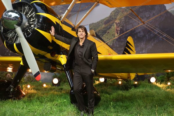 Ο Tom Cruise και η Ana de Armas σε κοινή εμφάνιση στη Menorca για τη νέα τους κινηματογραφική συνεργασία.