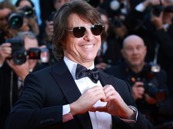 Oasis VS Tom Cruise: Από τις βρισιές του 2007 στη συμφιλίωση – Με την Ana de Armas στη συναυλία