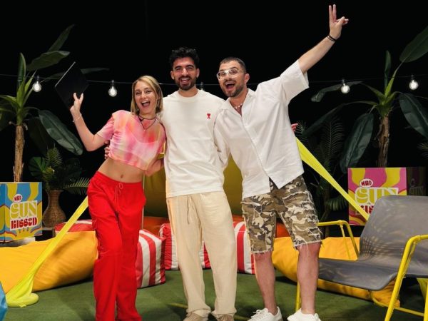 MAD SUNKISSED: Ο TikToker Γιάννης Μπούτος φέρνει θετική ενέργεια και Gen Z vibes