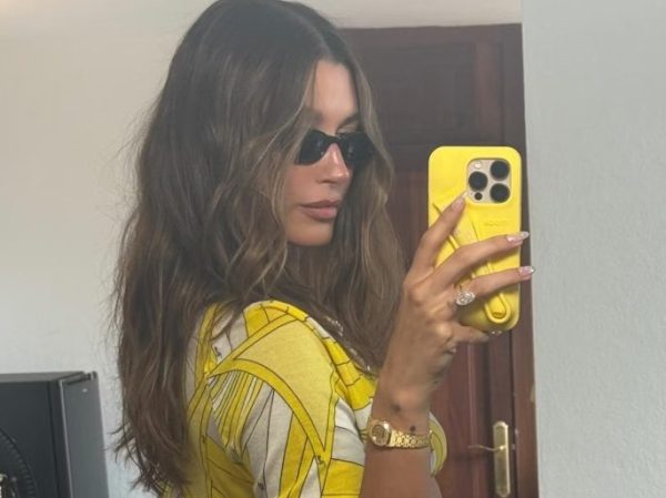Polka Dot Nails: Το απόλυτο καλοκαιρινό nail trend με την υπογραφή της Hailey Bieber