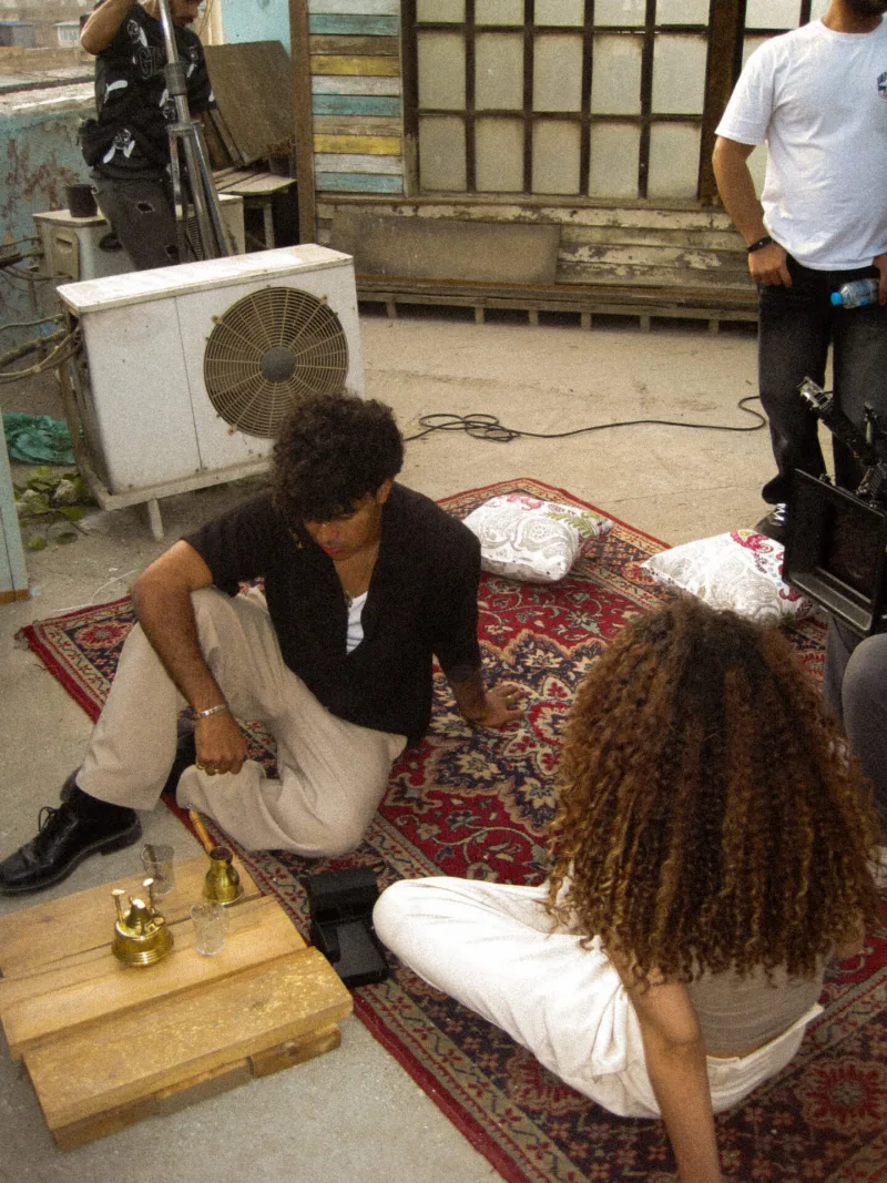 Ο AGapios σε backstage στιγμιότυπο από τα γυρίσματα του video clip του για το τραγούδι YIATI στο Κάιρο.