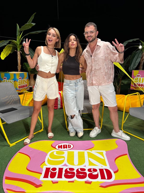 MAD SUNKISSED: Συνέντευξη, γέλια και brain freeze με τη Μαριλία Μητρούση