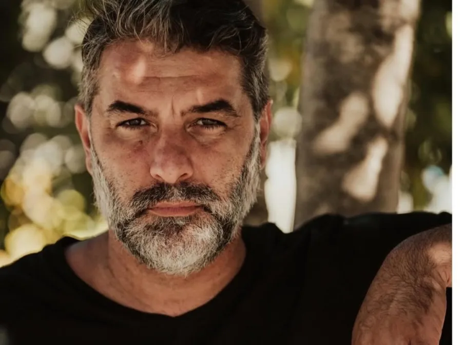 Βασίλης Μπισμπίκης: Ευχήθηκε δημόσια στη Μελίνα Νικολαϊδη για το πτυχίο της
