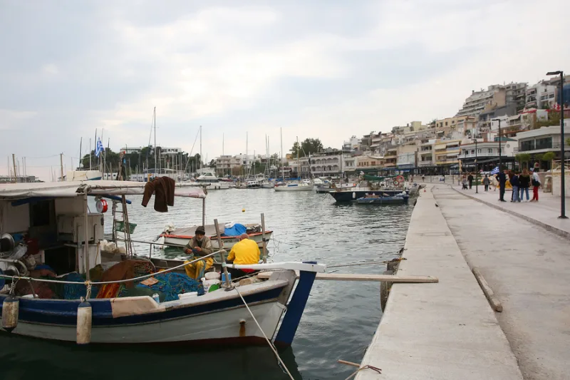 Άποψη από το Μικρολίμανο στον Πειραιά, ένα σημείο της Αθήνας που θυμίζει ελληνικό νησί.