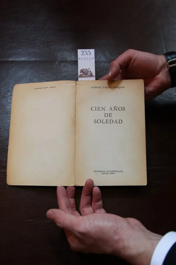 Σπάνια παλαιά βιβλία και χειρόγραφα μεγάλης αξίας σε βιβλιοθήκη, από αρχείο του ΑΠΕ-ΜΠΕ.
