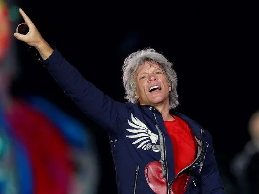 Ο Jon Bon Jovi σε φωτογραφία από το ΑΠΕ-ΜΠΕ για την κυκλοφορία του νέου album Forever Legendary Edition.