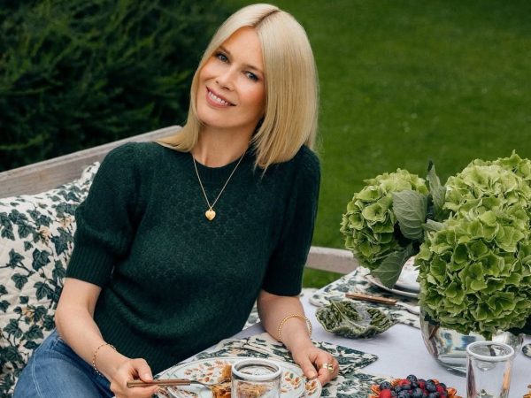Claudia Schiffer: Κάνει διακοπές σε βίλα στην Αργολίδα – Φωτογραφίες