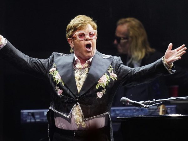 Spinal Tap 2: Ο Elton John «ντύνεται» Δρυίδης και ερμηνεύει το Stonehenge