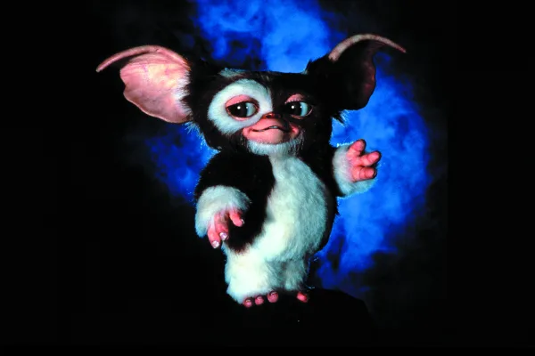 Στιγμιότυπο από την ταινία Gremlins με τον Zach Galligan.