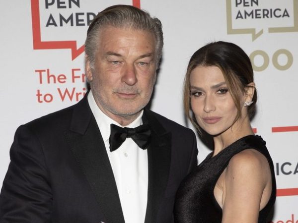 Alec και Hilaria Baldwin: Το video που πυροδότησε τις φήμες για 8ο παιδί έγινε viral