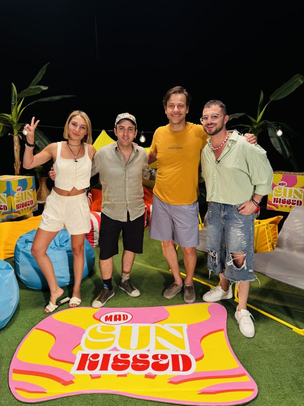 MAD SUNKISSED: Χάρης Χιώτης και Ορέστης Τζιόβας σε ένα απολαυστικό challenge