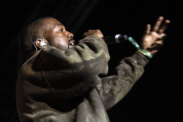 Ο Kanye West σε στιγμιότυπο από το ντοκιμαντέρ In Whose Name που γυρίστηκε με iPhone.