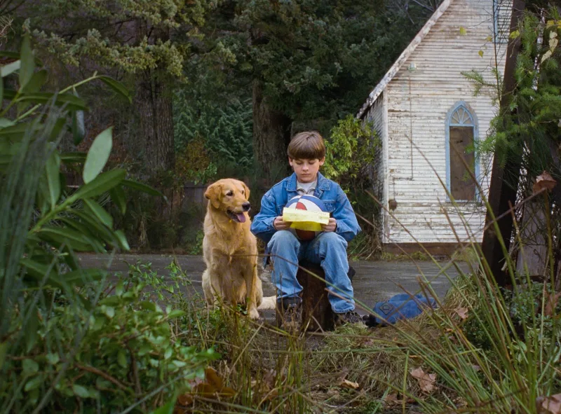 Ο Kevin Zegers στην ταινία Air Bud του 1997 με το Golden Retriever.