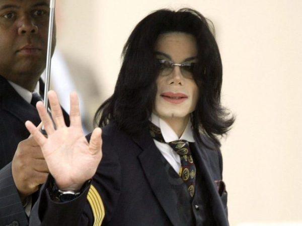 Η dirty κάλτσα του Michael Jackson τρέλανε το σφυρί σε δημοπρασία – Πόσο πωλήθηκε
