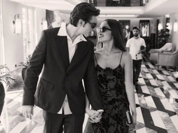 Olivia Rodrigo – Louis Partridge: Το διαμαντένιο δαχτυλίδι που φούντωσε τις φήμες αρραβώνα