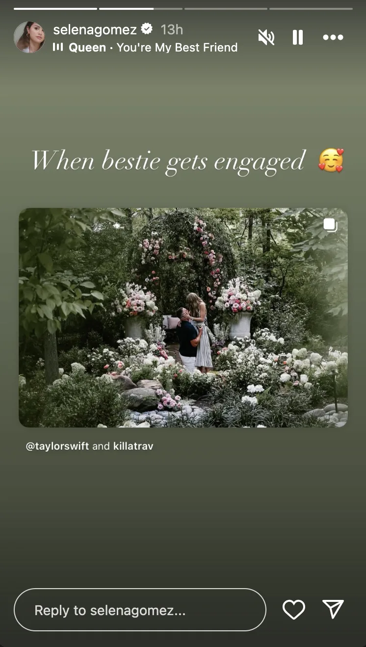 Η Selena Gomez ποζάρει σε φωτογραφία από το Instagram της, με αφορμή τον αρραβώνα της και τη φιλία της με την Taylor Swift.
