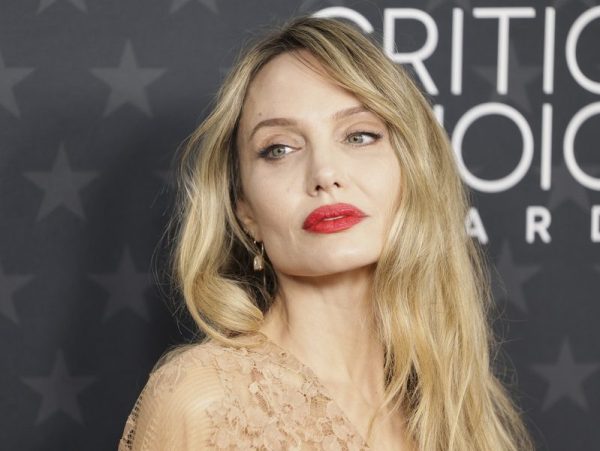 Η Angelina Jolie βγάζει στο σφυρί την έπαυλη της – Ένας θησαυρός με τιμή που κόβει την ανάσα
