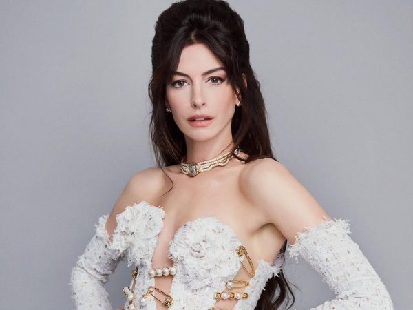Anne Hathaway: Ανακηρύχθηκε η πιο όμορφη γυναίκα – Και αποκαλύπτει τα μυστικά της