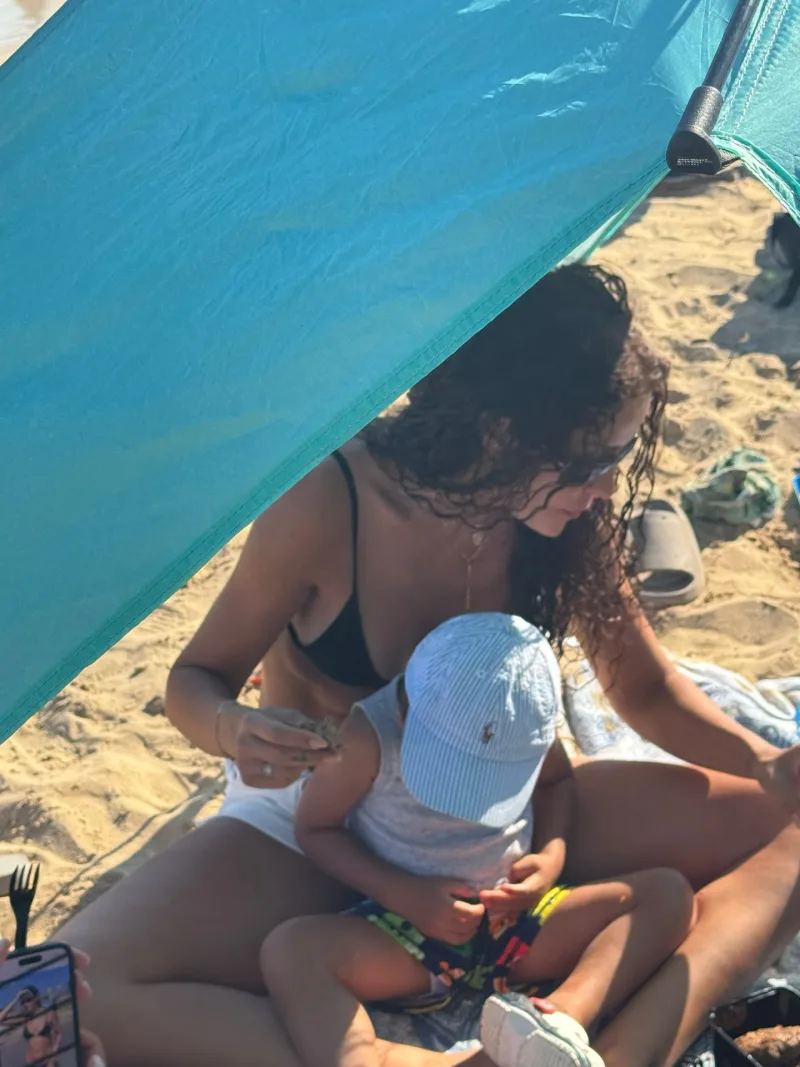 Η Ελένη Φουρέιρα σε καλοκαιρινές διακοπές με τον Αλμπέρτο Μποτία και τον γιο τους.