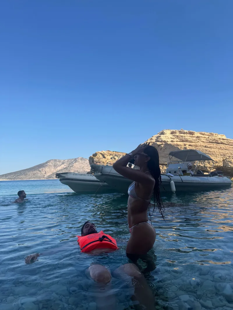Η Ελένη Φουρέιρα σε καλοκαιρινές διακοπές με τον Αλμπέρτο Μποτία και τον γιο τους.