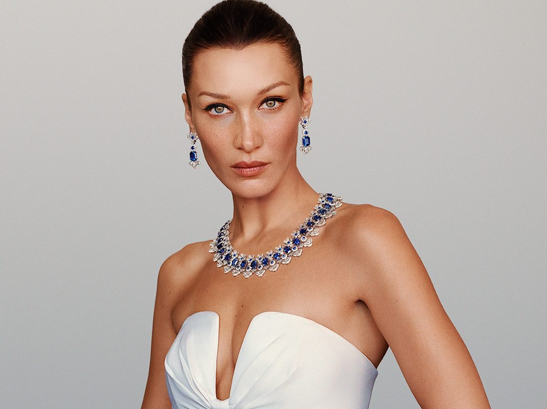 Bella Hadid: Η Topless εμφάνιση στο Saint Tropez που «έριξε» το Instagram
